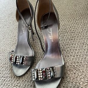 Elegant Silver Women's Heels with Rhinestone Accents